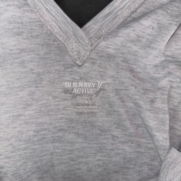Set of 2 Old Navy Activewear Shirts - Picture 4 of 6